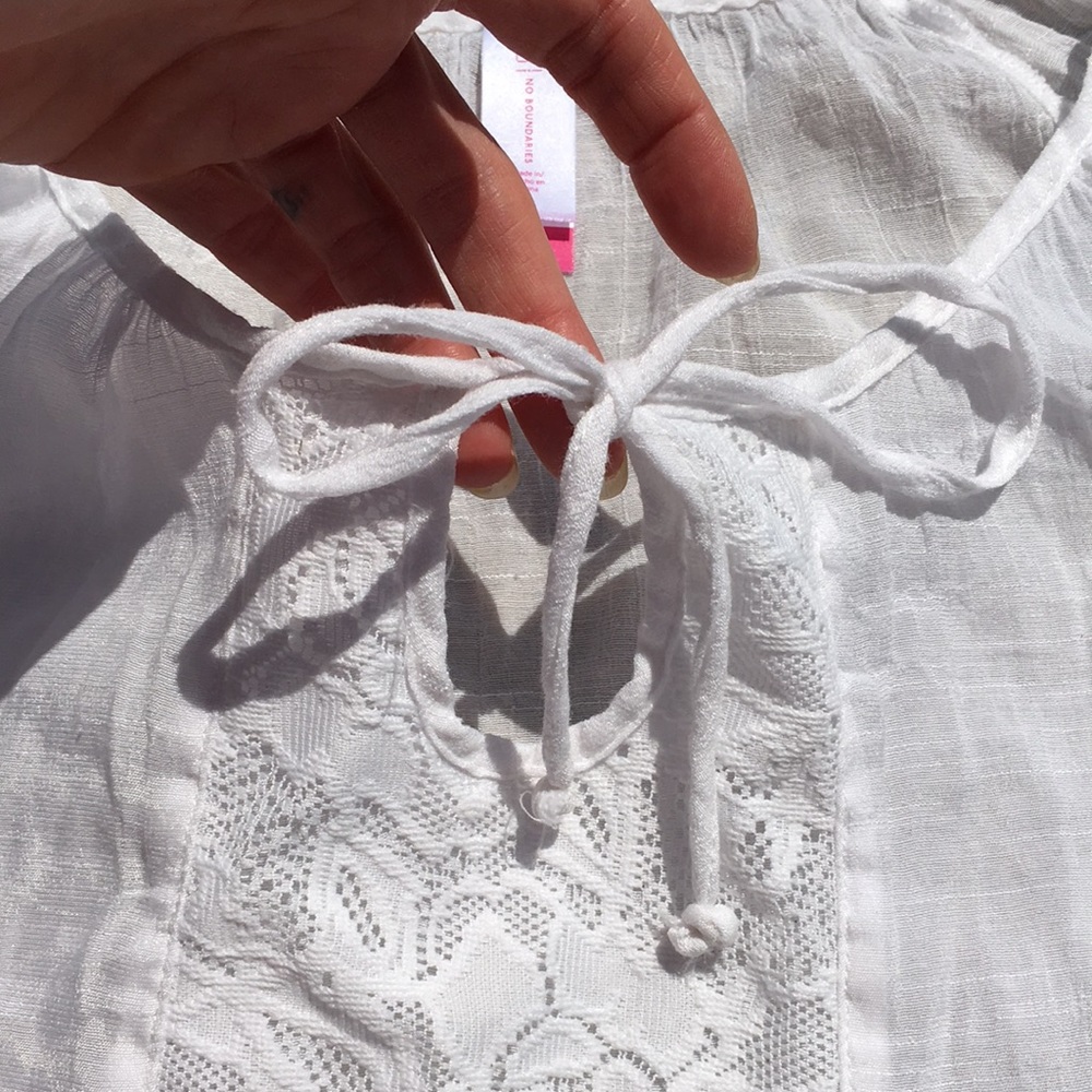 EUC No boundaries white linen top - Picture 2 of 11